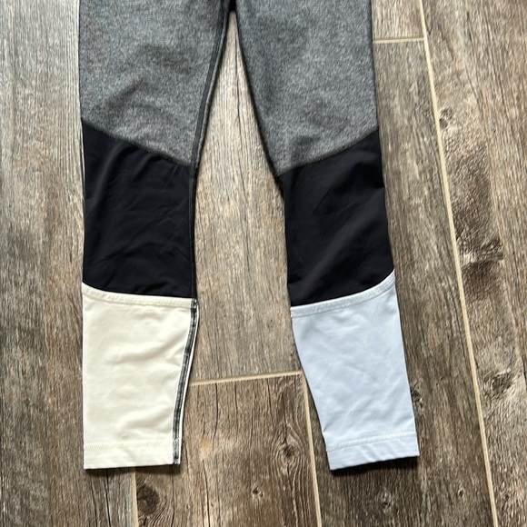 Lululemon leggings - Picture 13 of 14